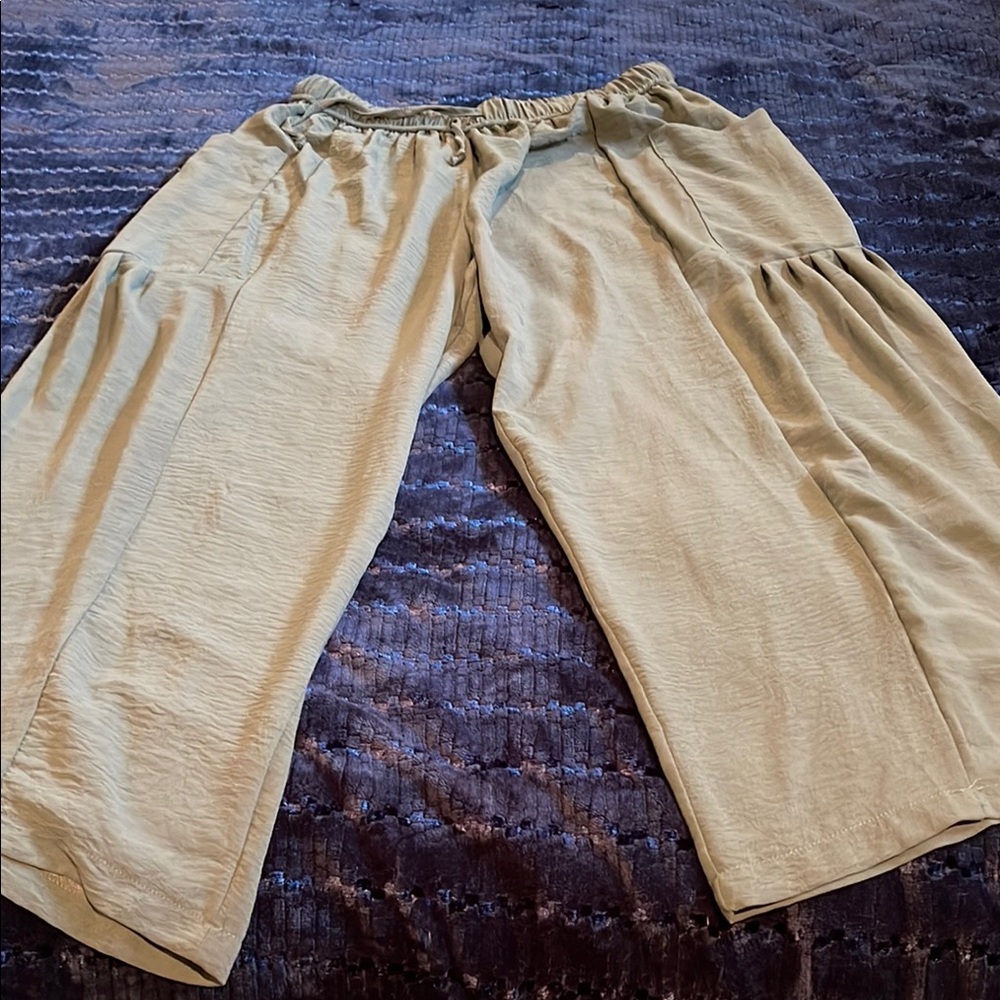Gorgeous boutique pants 🌲